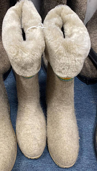 Обувь валяная жен. полугрубошертсная на ТЭП подошве с отделкой (Валенки)